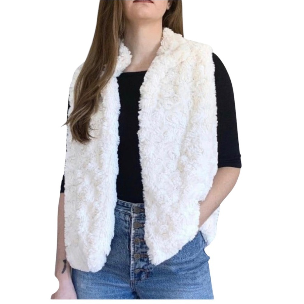 Betsy Johnson Sleeveless Fuzzy Jacket